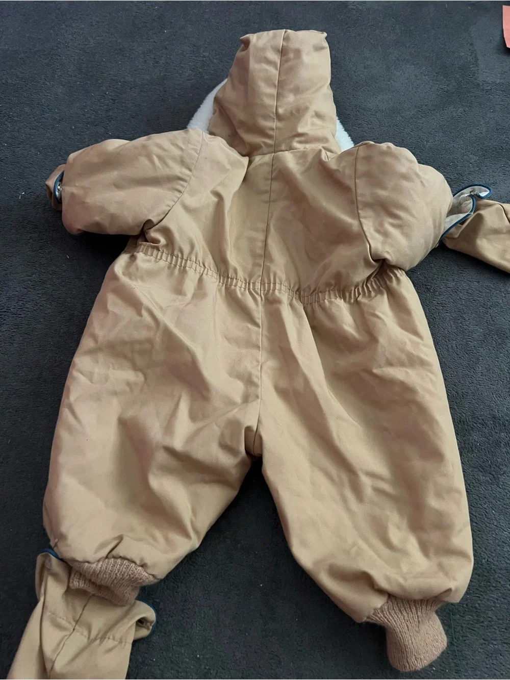 Vintage Tan Bear “Hug Me” infant Zip snowsuit Pram suit 12 M w/hand covers